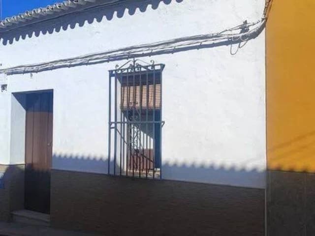 3 slaapkamer Villa te koop in Rociana del Condado - € 75.000 (Ref: 9781170)