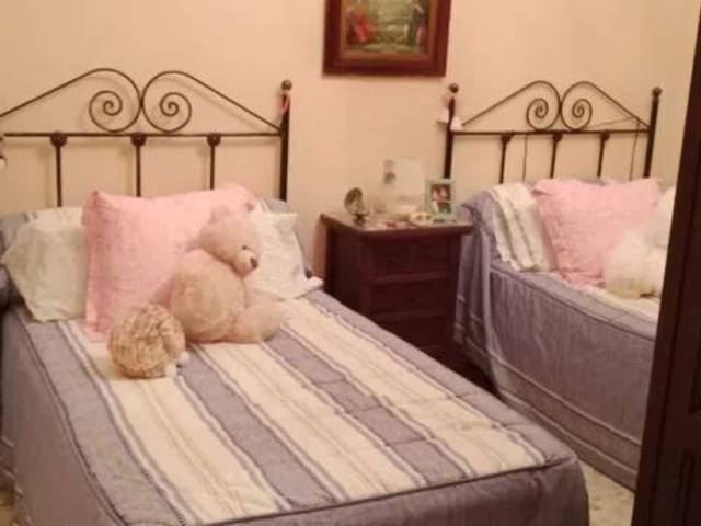 4 soveværelse Villa til salg i Rociana del Condado med swimmingpool - € 271.000 (Ref: 9781172)