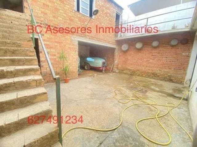 3 slaapkamer Villa te koop in Rociana del Condado - € 160.000 (Ref: 9781173)