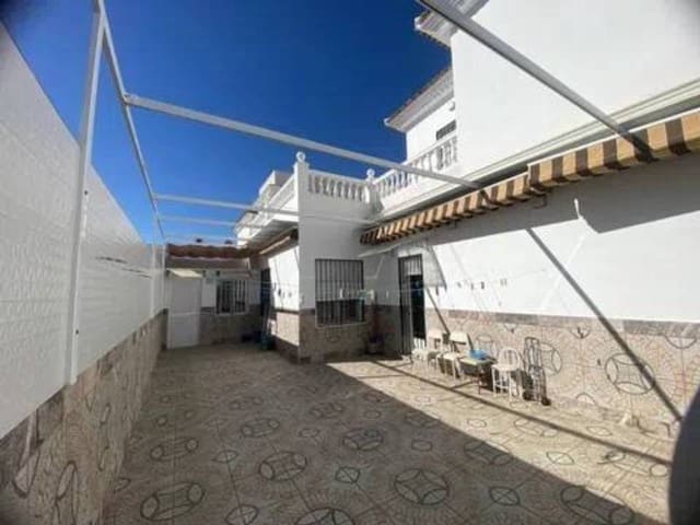 4 soveværelse Villa til salg i Rociana del Condado - € 325.000 (Ref: 9781179)