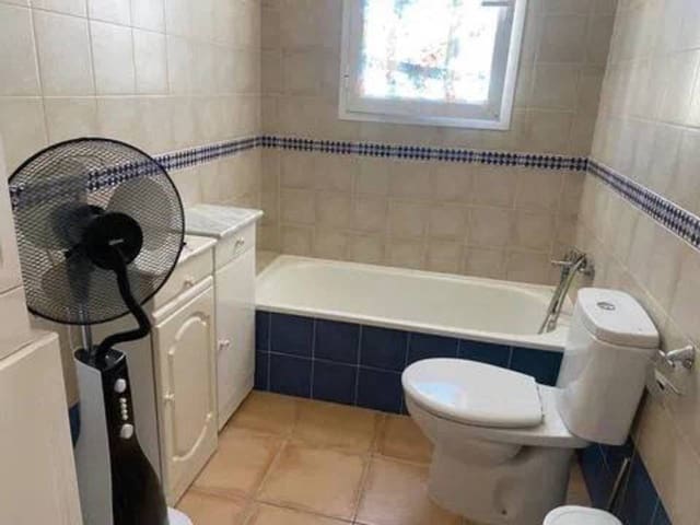 4 soveværelse Villa til salg i Rociana del Condado - € 325.000 (Ref: 9781179)