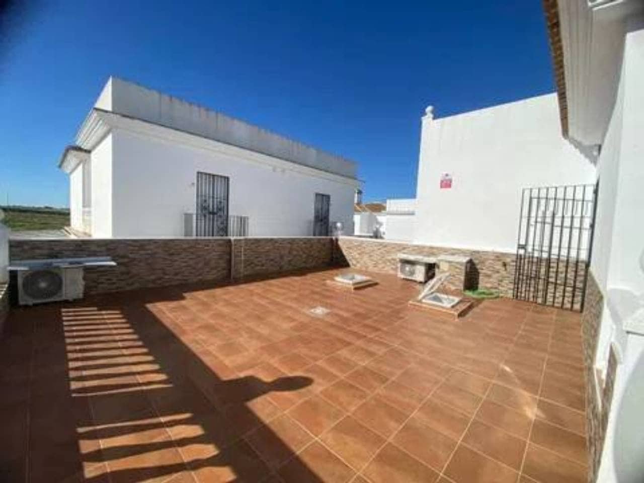 4 soveværelse Villa til salg i Rociana del Condado - € 325.000 (Ref: 9781179)