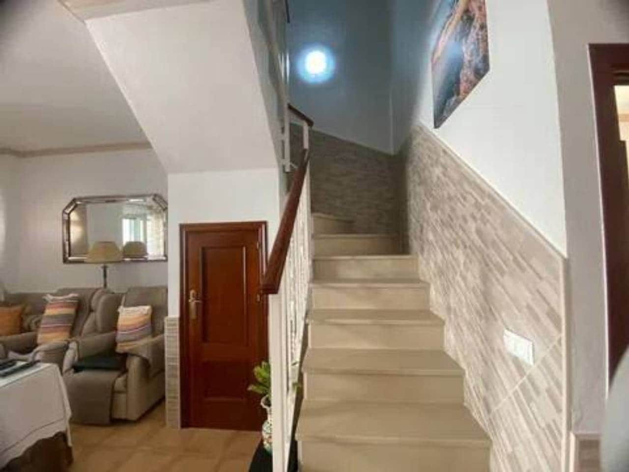 4 soveværelse Villa til salg i Rociana del Condado - € 325.000 (Ref: 9781179)