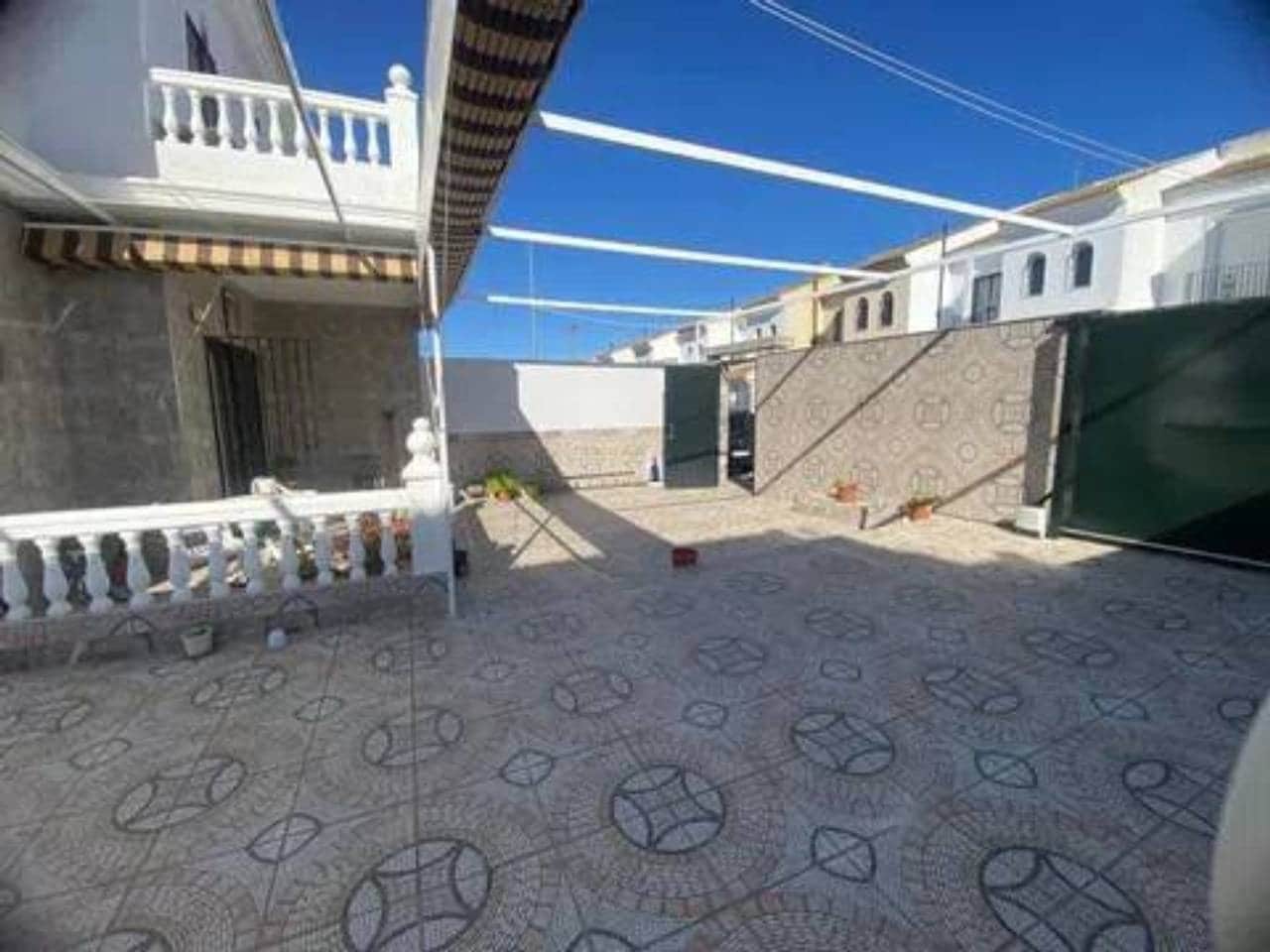 4 soveværelse Villa til salg i Rociana del Condado - € 325.000 (Ref: 9781179)