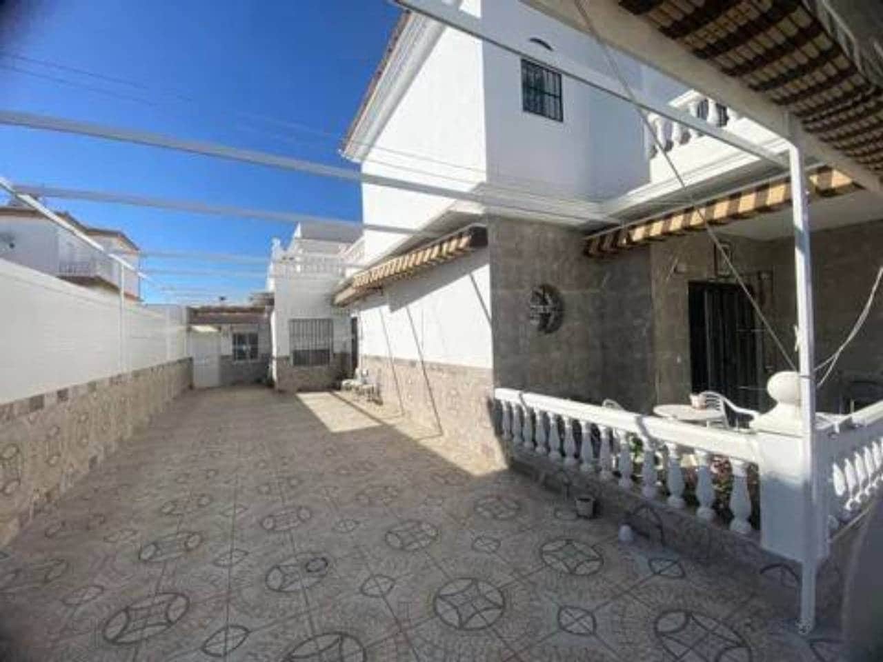 4 soveværelse Villa til salg i Rociana del Condado - € 325.000 (Ref: 9781179)