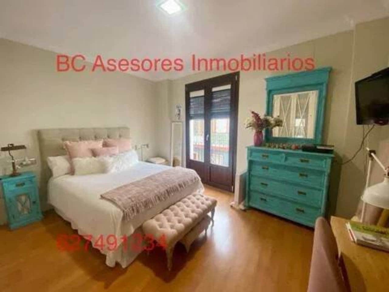 4 soveværelse Byhus til salg i Rociana del Condado med swimmingpool - € 675.000 (Ref: 9781189)