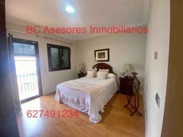 4 soveværelse Byhus til salg i Rociana del Condado med swimmingpool - € 675.000 (Ref: 9781189)