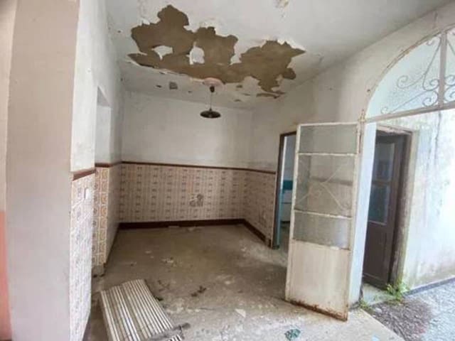 2 slaapkamer Villa te koop in Rociana del Condado - € 60.000 (Ref: 9781211)