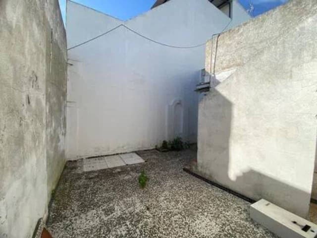 2 slaapkamer Villa te koop in Rociana del Condado - € 60.000 (Ref: 9781211)