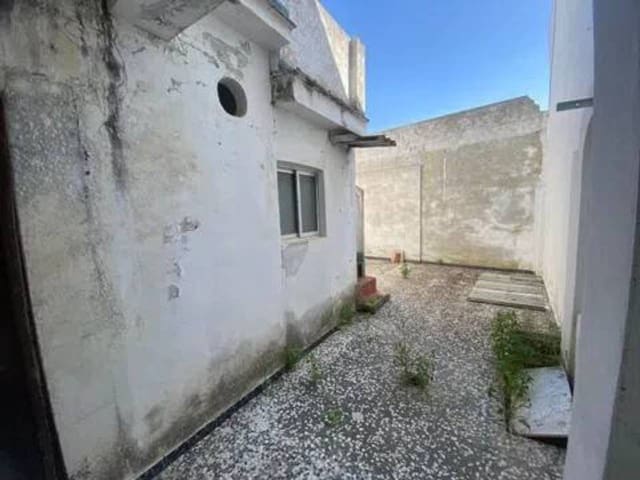 2 slaapkamer Villa te koop in Rociana del Condado - € 60.000 (Ref: 9781211)