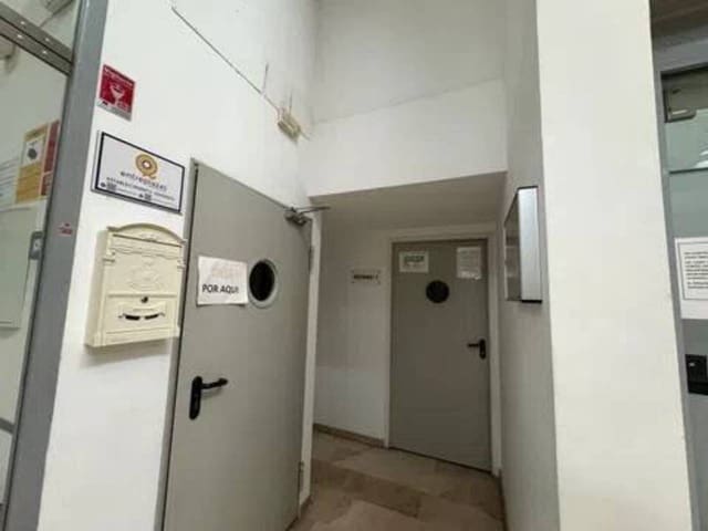 Comercial para venda em La Palma del Condado - 93 000 € (Ref: 9781216)