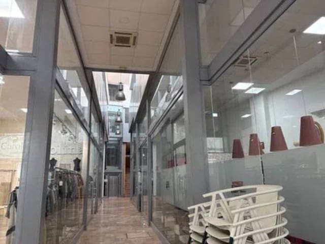 Comercial para venda em La Palma del Condado - 93 000 € (Ref: 9781216)