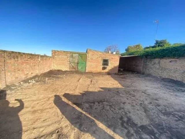 Ubebygd land til salgs i Rociana del Condado - € 100 000 (Ref: 9781226)