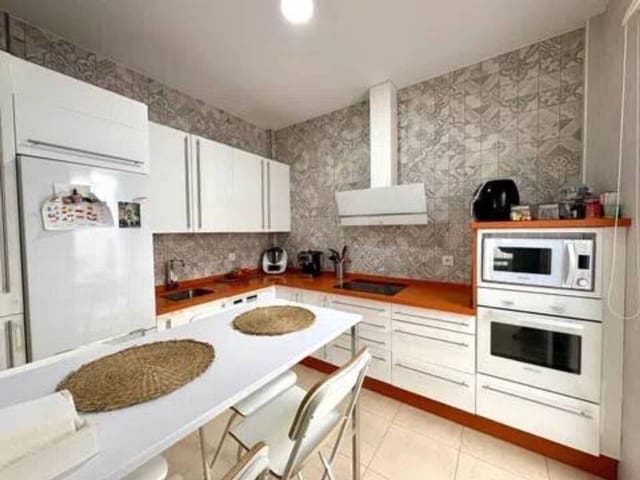 4 soveværelse Byhus til salg i Rociana del Condado - € 133.000 (Ref: 9781229)