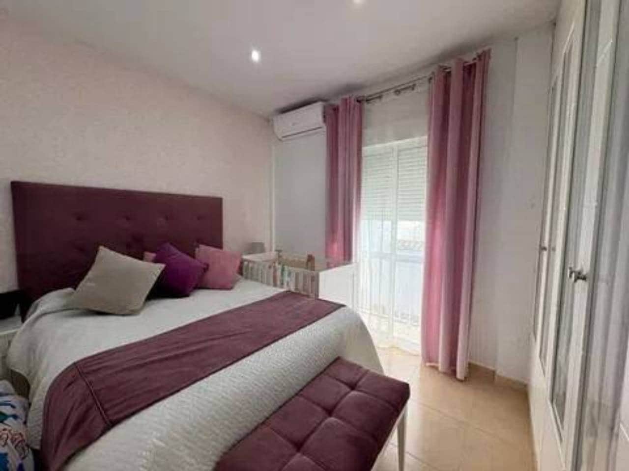 4 soveværelse Byhus til salg i Rociana del Condado - € 133.000 (Ref: 9781229)