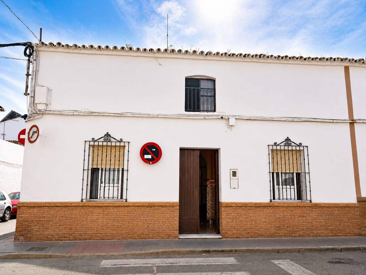 4 bedroom Townhouse for sale in Rociana del Condado - € 139,000 (Ref: 9835069)
