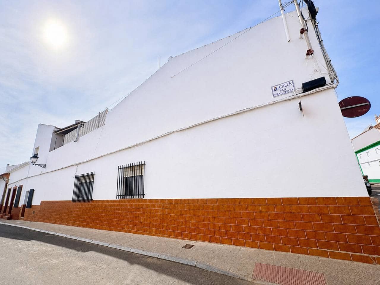 4 bedroom Townhouse for sale in Rociana del Condado - € 139,000 (Ref: 9835069)