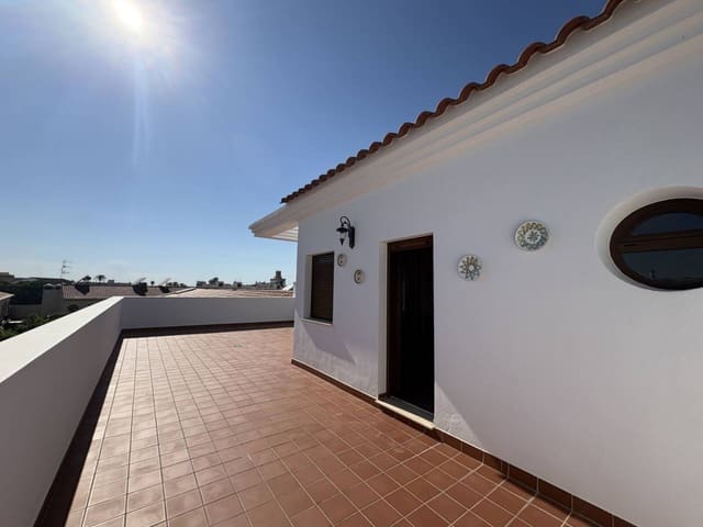 2 bedroom Flat for sale in La Palma del Condado - € 150,000 (Ref: 9866349)