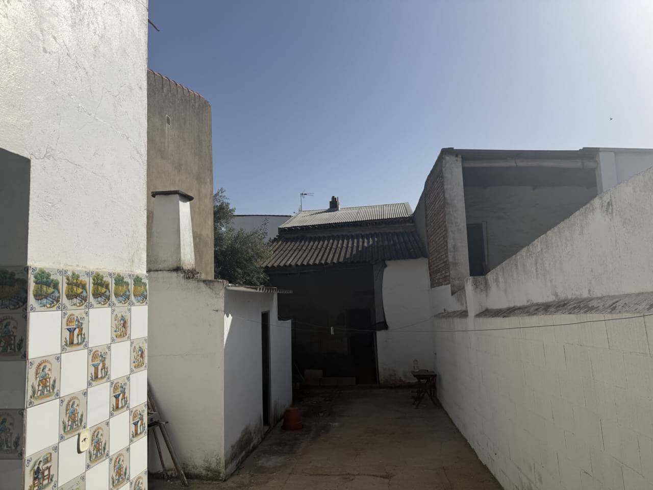 2 bedroom Townhouse for sale in Rociana del Condado - € 115,000 (Ref: 9866350)