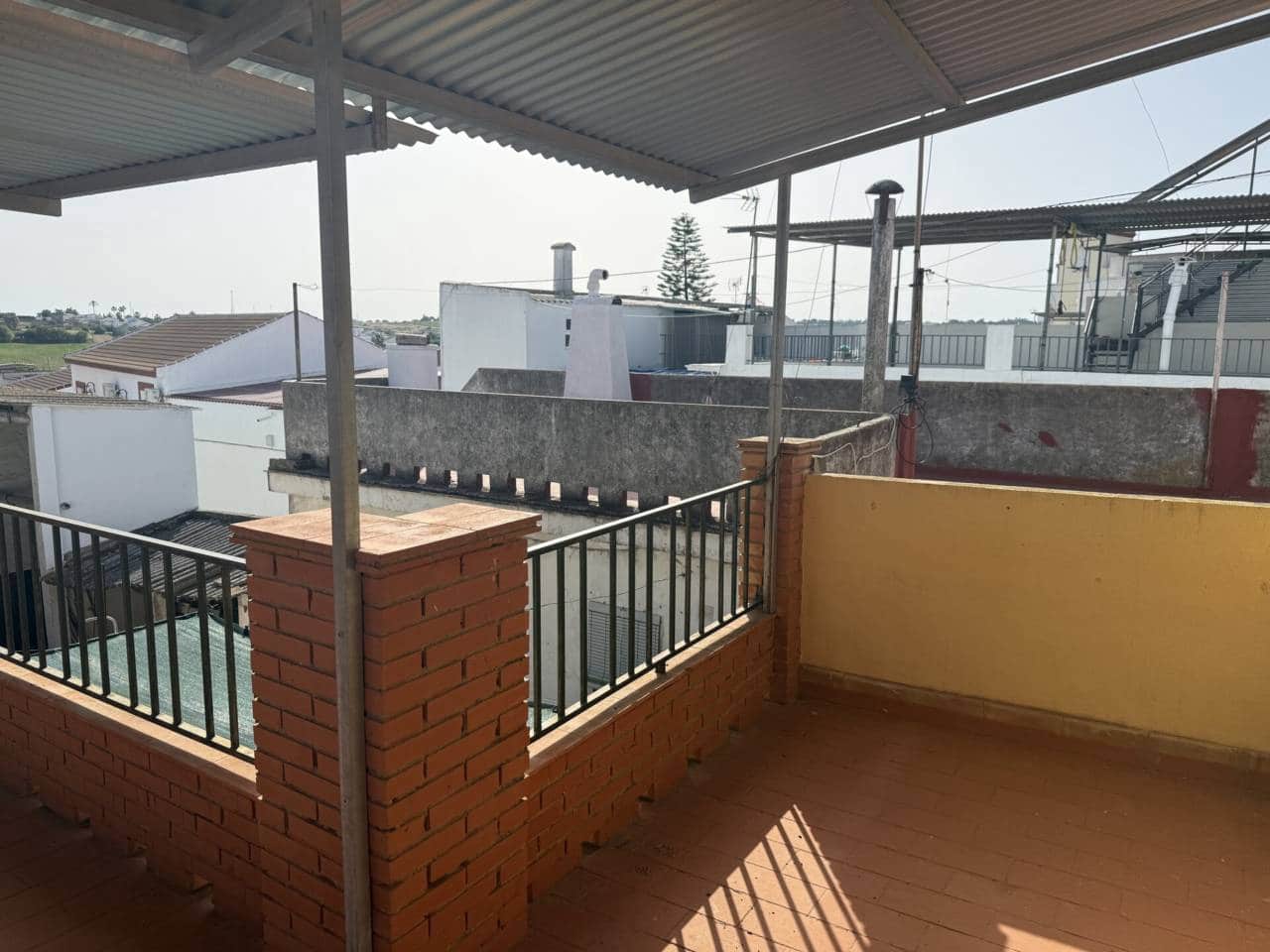 2 bedroom Townhouse for sale in Rociana del Condado - € 115,000 (Ref: 9866350)