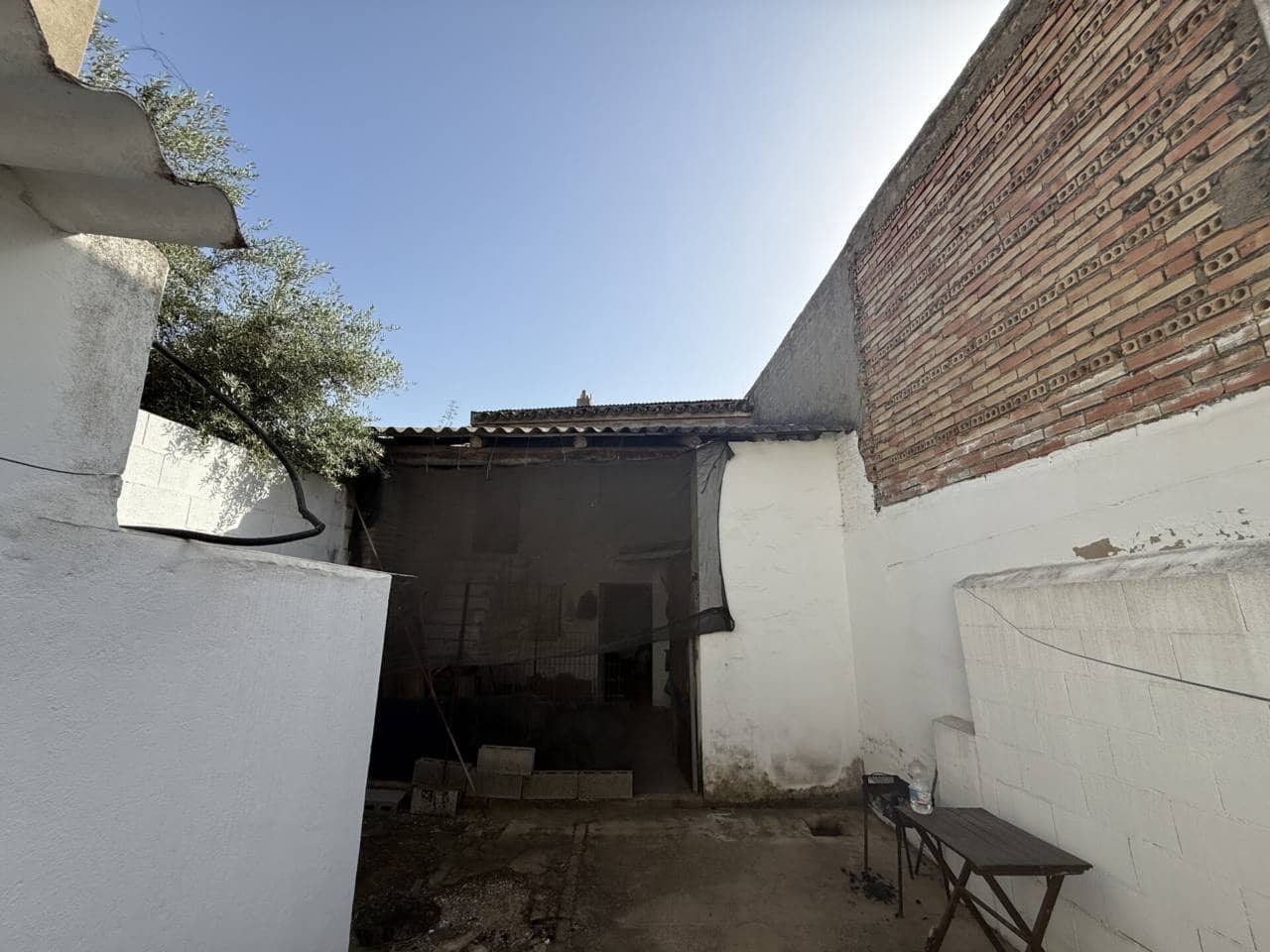 2 bedroom Townhouse for sale in Rociana del Condado - € 115,000 (Ref: 9866350)
