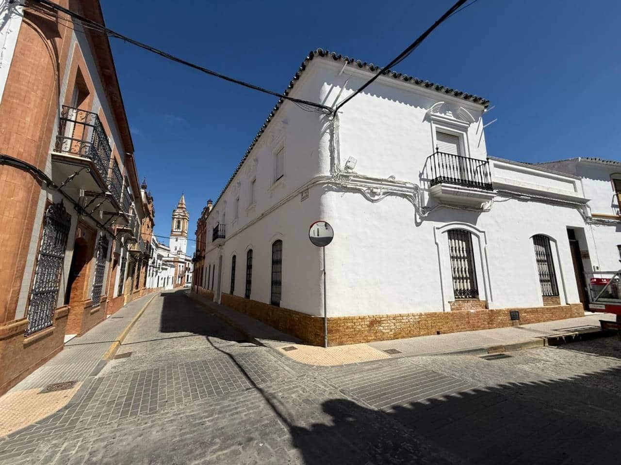 Casa de 2 habitaciones en Rociana del Condado en venta - 120.000 € (Ref: 9883891)