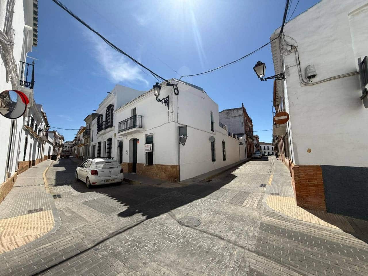Casa de 2 habitaciones en Rociana del Condado en venta - 120.000 € (Ref: 9883891)