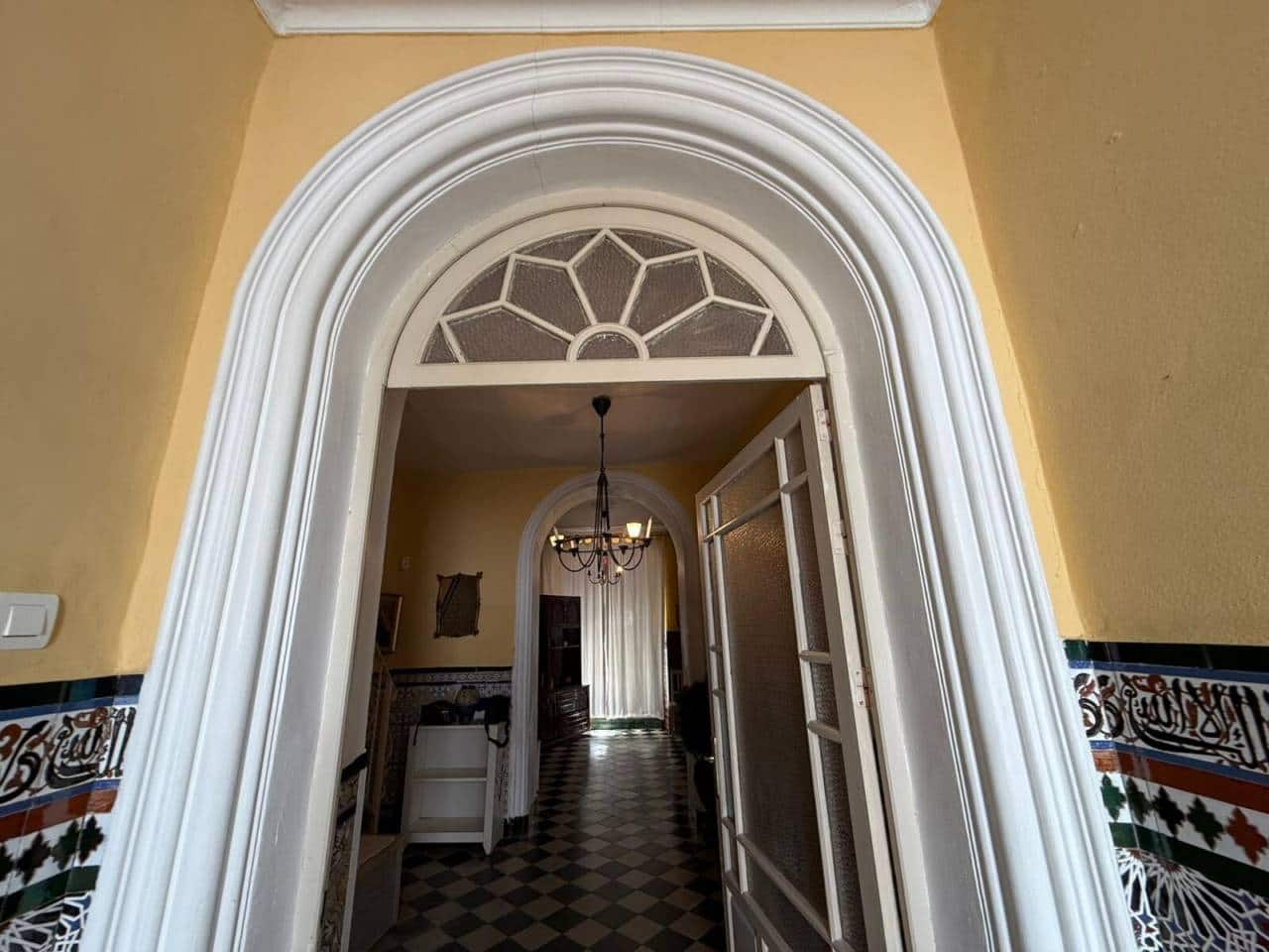 Casa de 2 habitaciones en Rociana del Condado en venta - 120.000 € (Ref: 9883891)