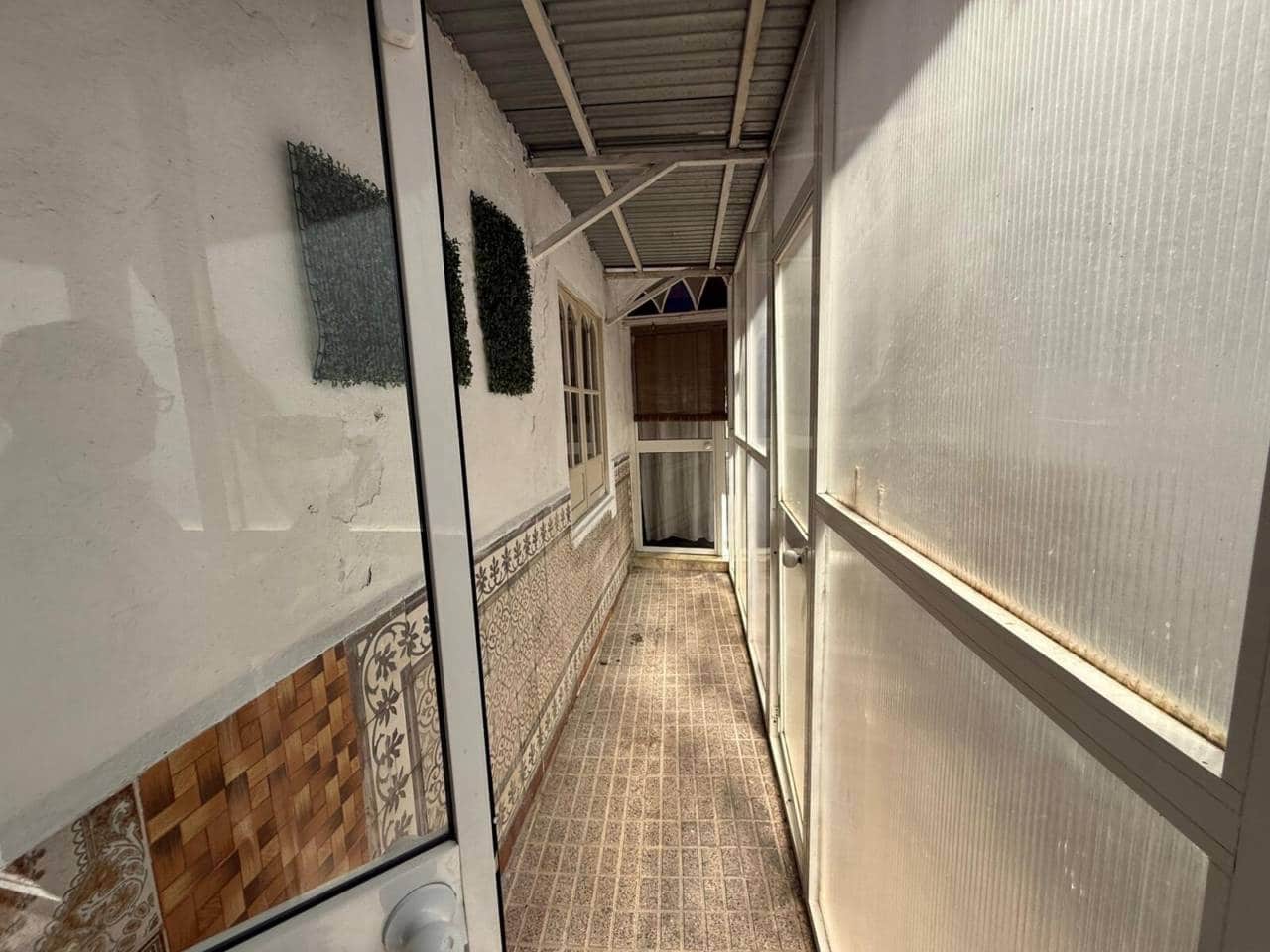 Casa de 2 habitaciones en Rociana del Condado en venta - 120.000 € (Ref: 9883891)