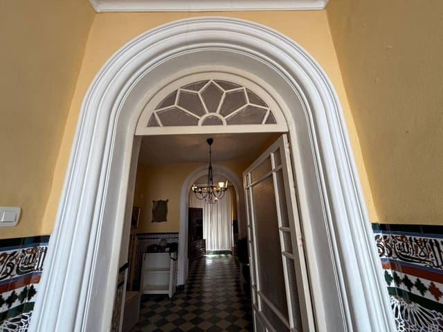 Casa de 2 habitaciones en Rociana del Condado en venta - 120.000 € (Ref: 9883891)