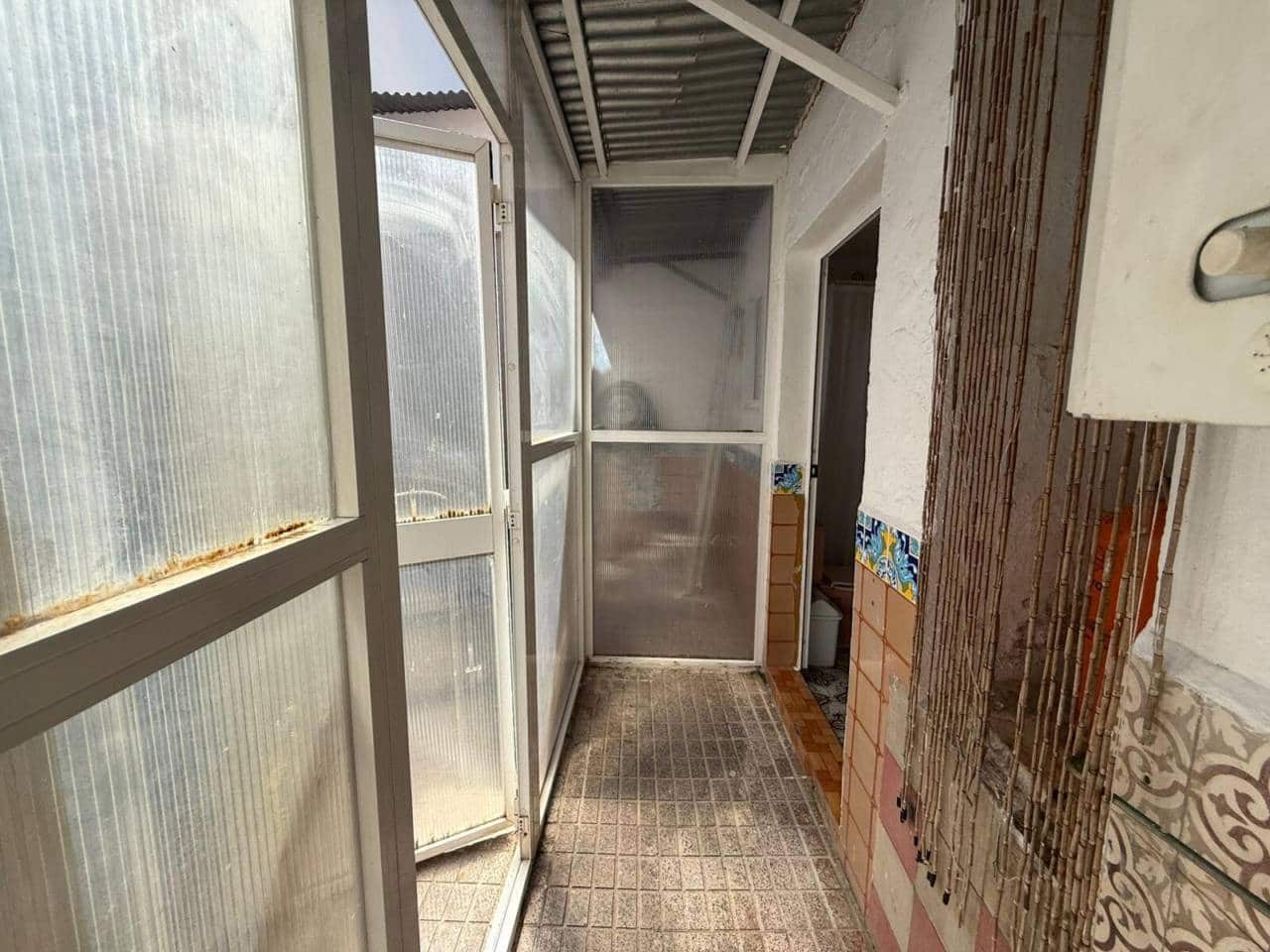 Casa de 2 habitaciones en Rociana del Condado en venta - 120.000 € (Ref: 9883891)