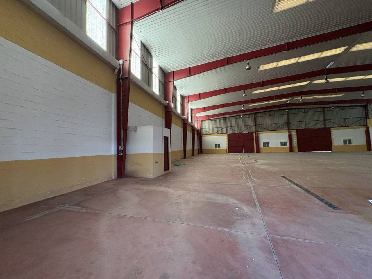 Commercieel te koop in La Palma del Condado - € 1.300.000 (Ref: 9900016)