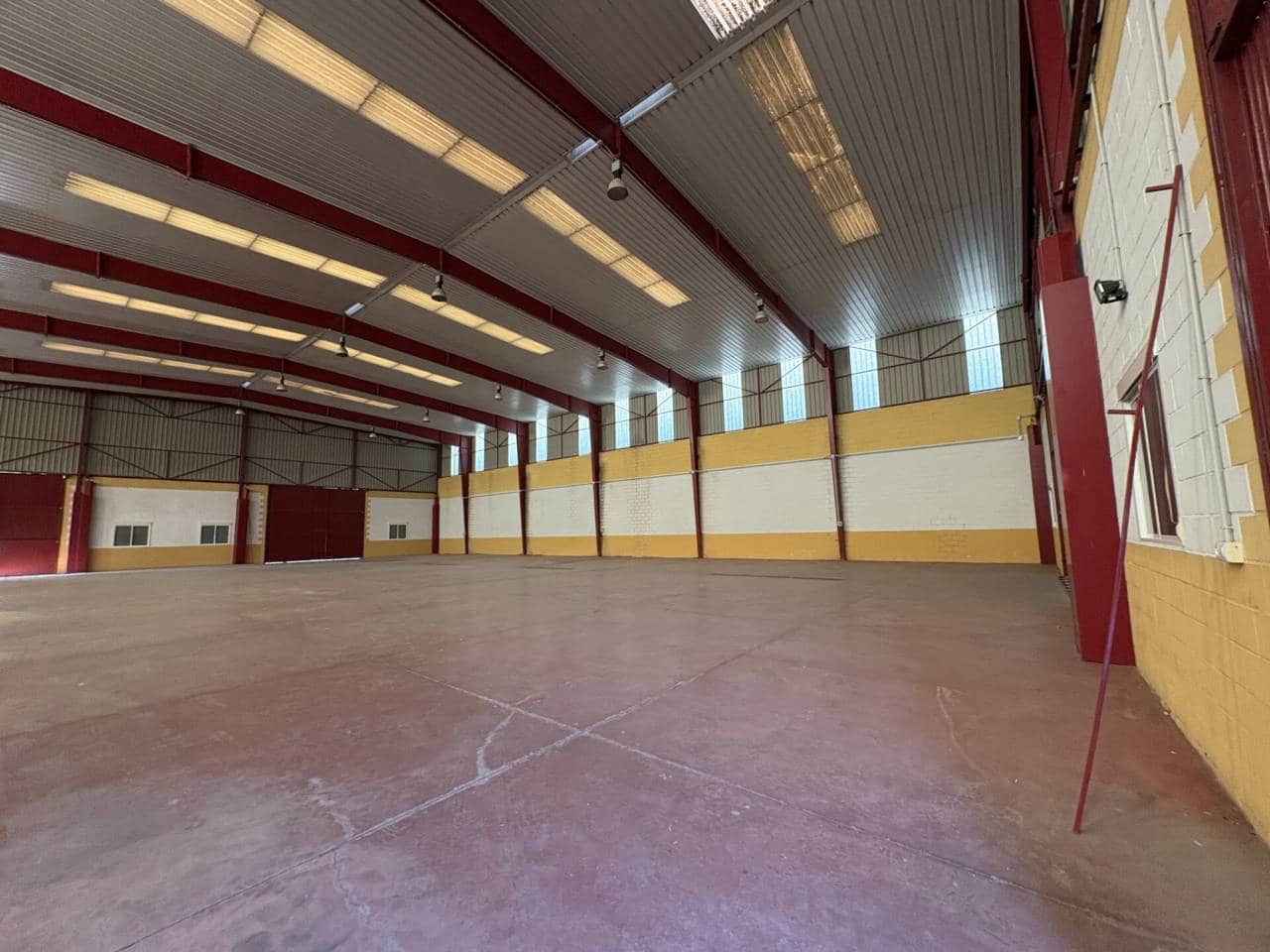 Commercieel te koop in La Palma del Condado - € 1.300.000 (Ref: 9900016)