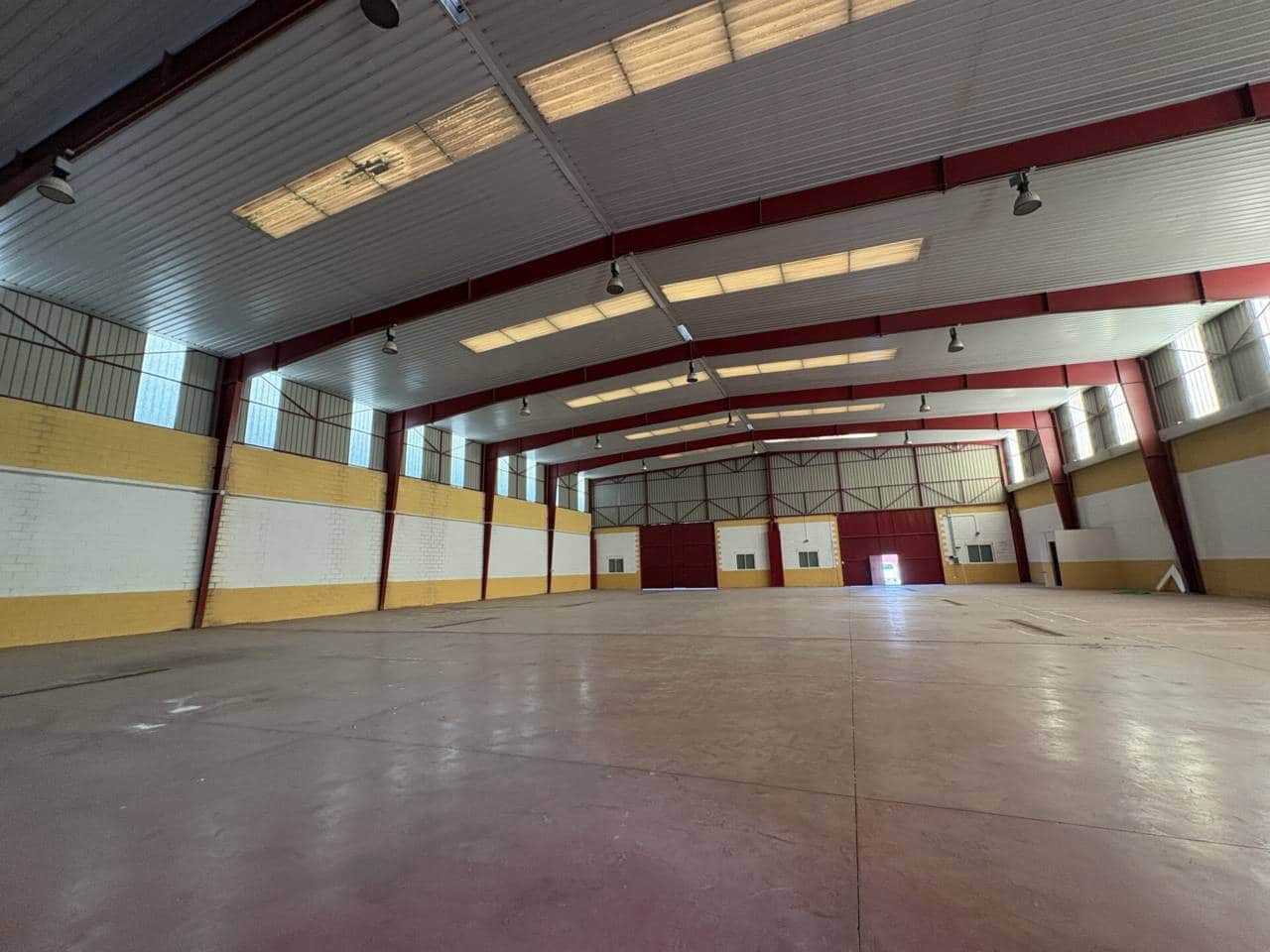 Commercieel te koop in La Palma del Condado - € 1.300.000 (Ref: 9900016)