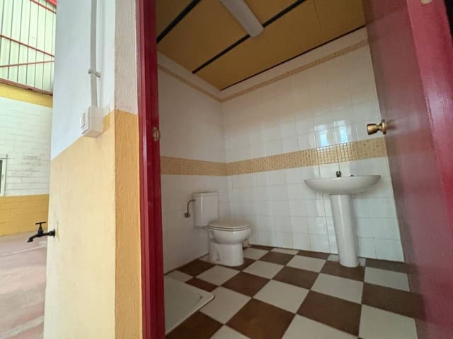 Commercieel te koop in La Palma del Condado - € 1.300.000 (Ref: 9900016)