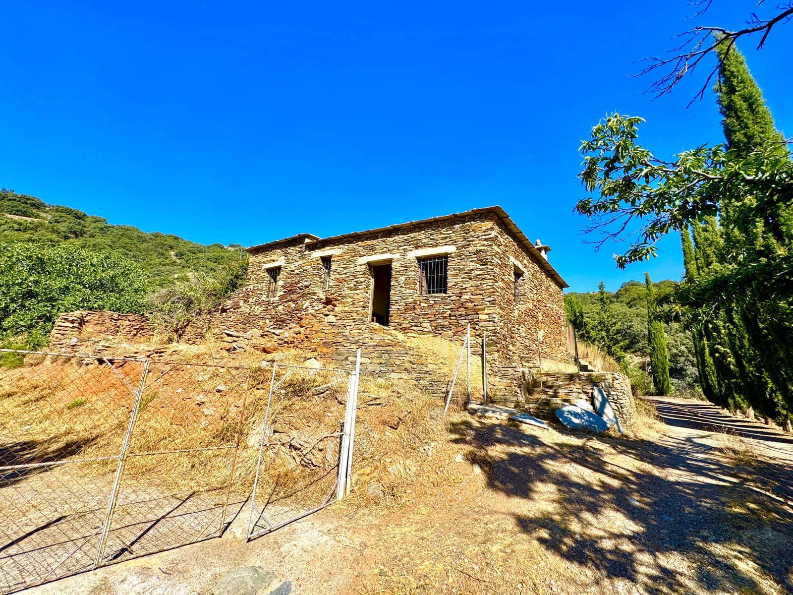 2 soveværelse Byhus til salg i Valor med swimmingpool garage - € 95.000 (Ref: 9186043)