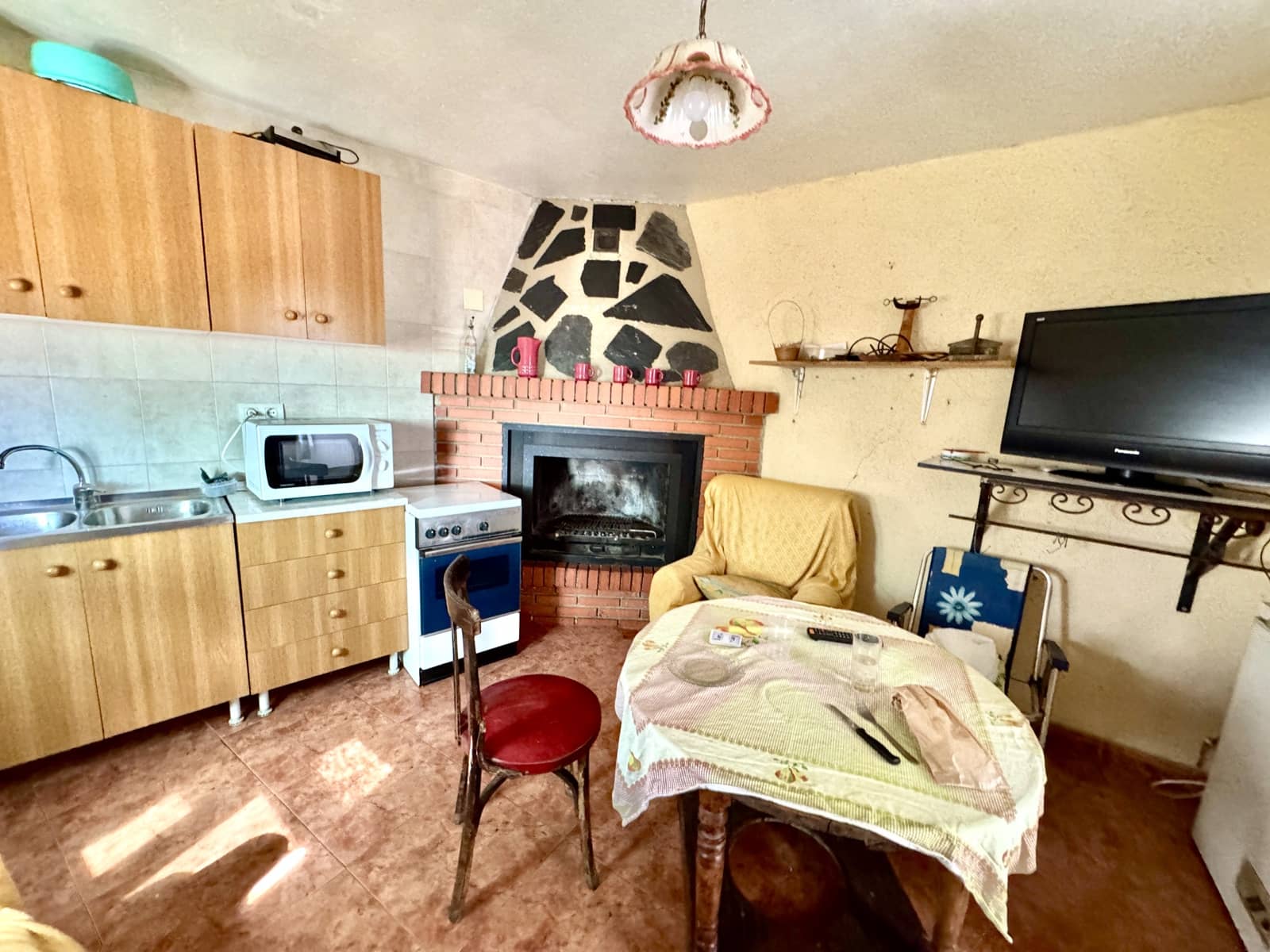 4 soveværelse Byhus til salg i Berchules - € 33.000 (Ref: 9186047)