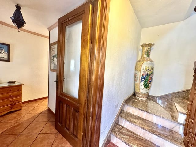 4 soverom Hus til salgs i Pórtugos med garasje - € 230 000 (Ref: 9186076)
