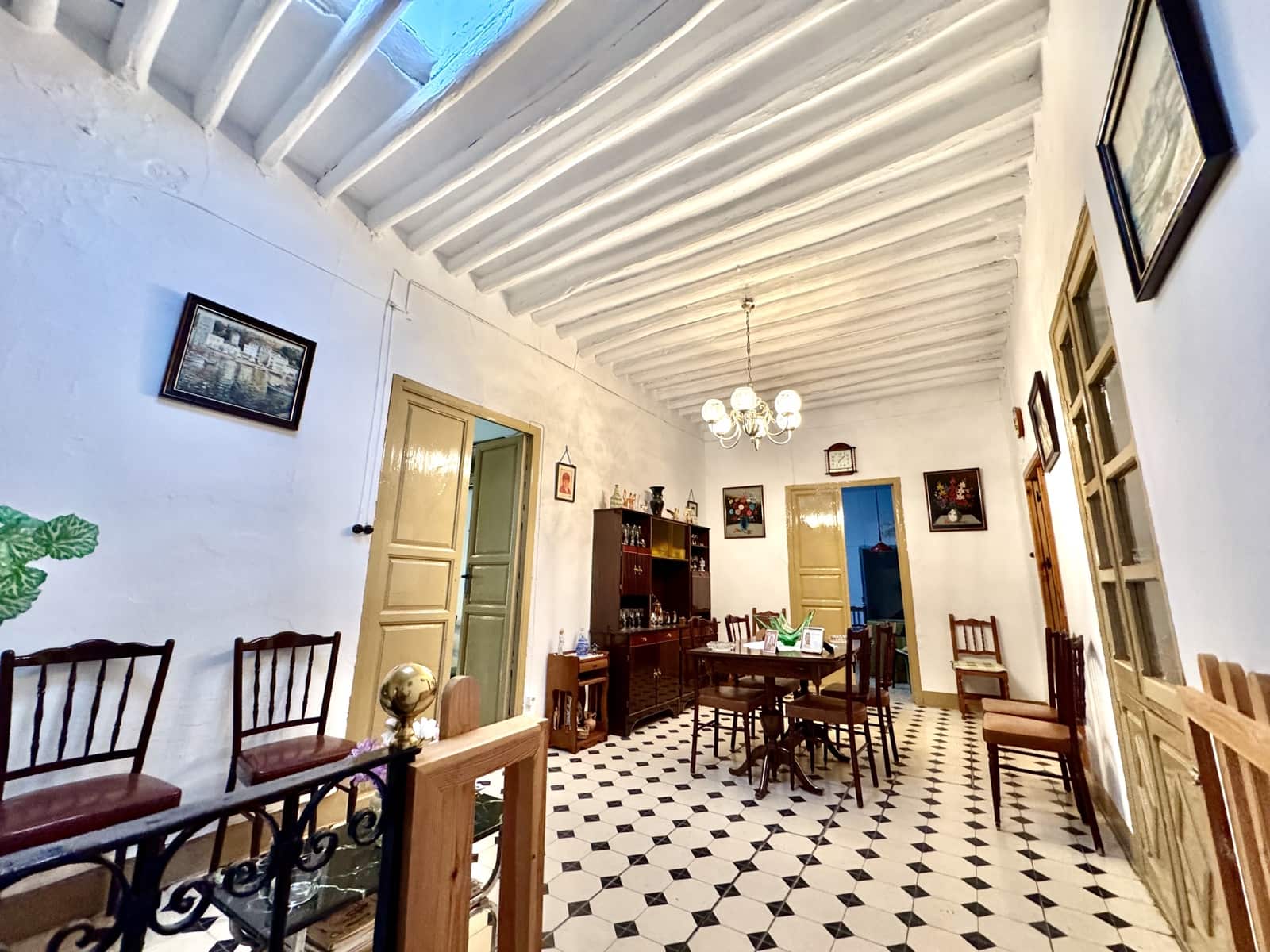 12 soveværelse Byhus til salg i Nevada - € 129.500 (Ref: 9186090)