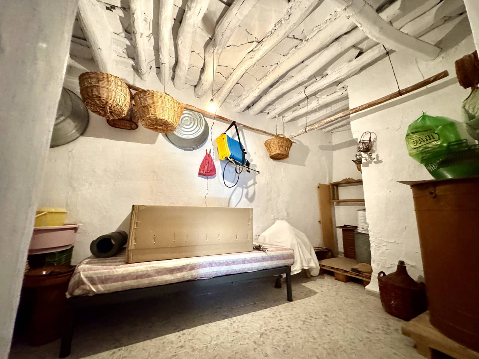 12 soveværelse Byhus til salg i Nevada - € 129.500 (Ref: 9186090)