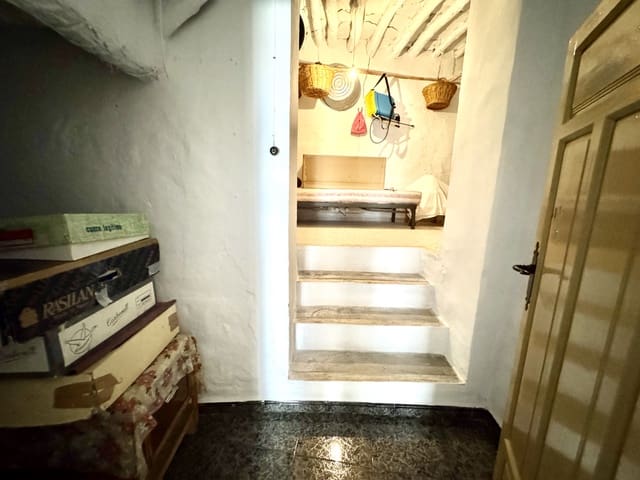 12 soveværelse Byhus til salg i Nevada - € 129.500 (Ref: 9186090)