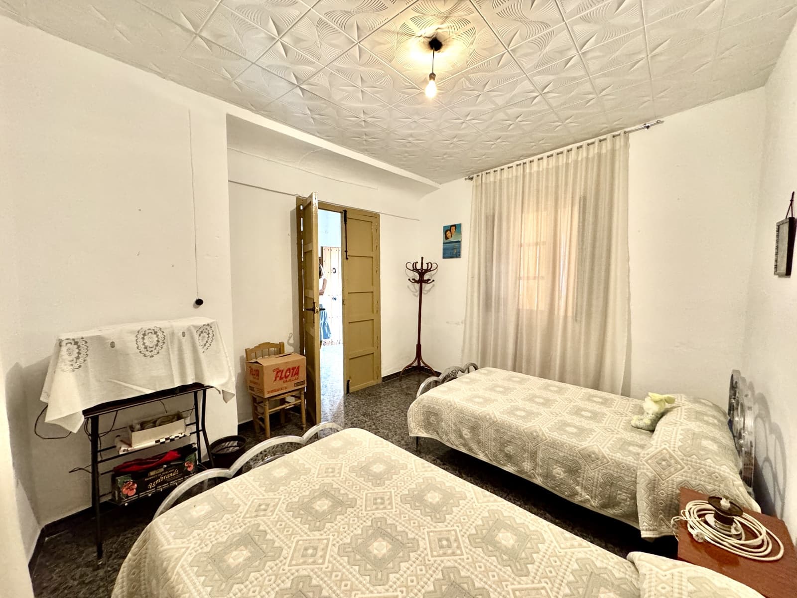 12 soveværelse Byhus til salg i Nevada - € 129.500 (Ref: 9186090)