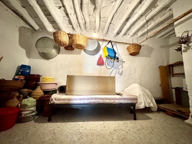 12 soveværelse Byhus til salg i Nevada - € 129.500 (Ref: 9186090)