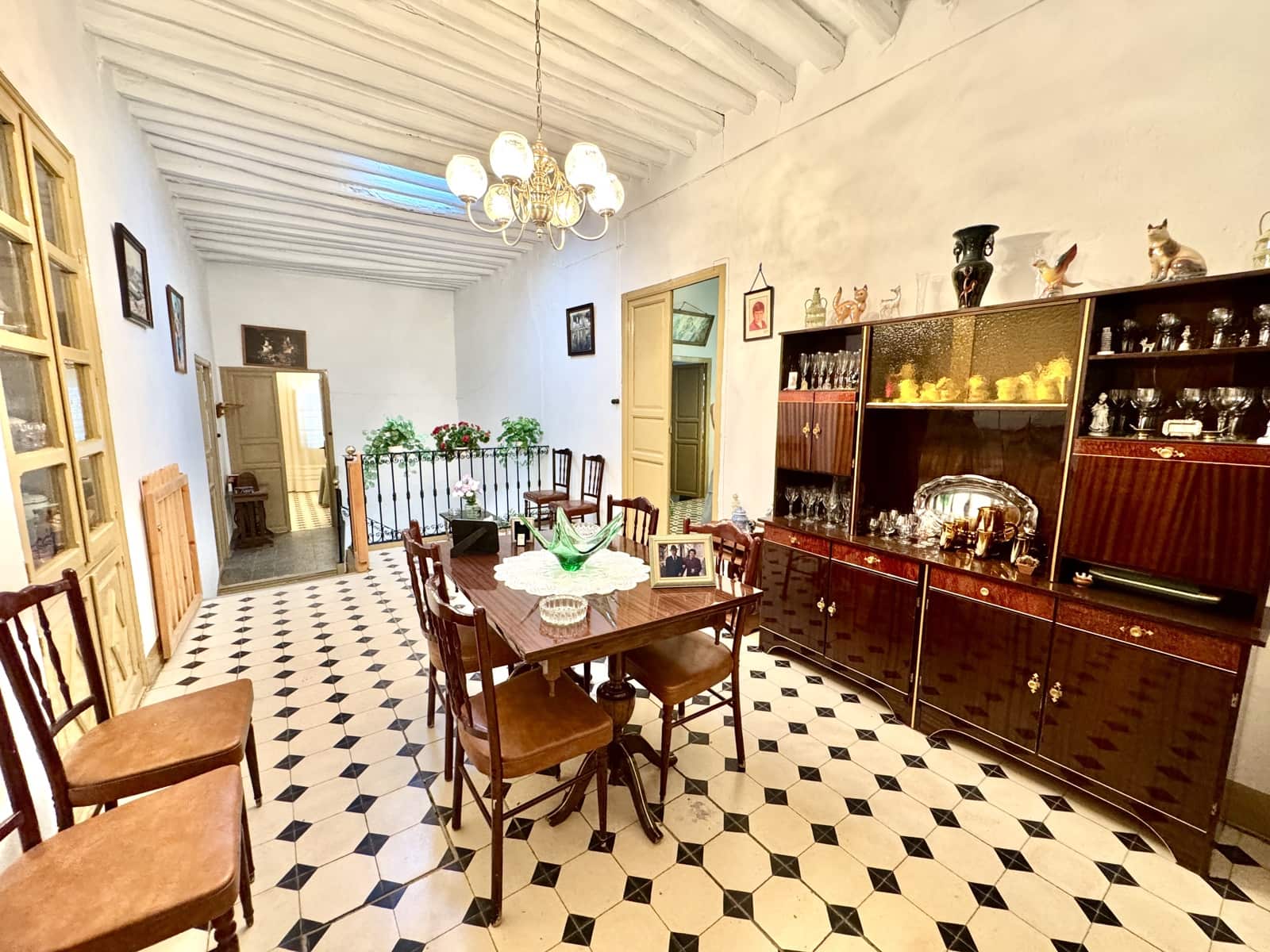 12 soveværelse Byhus til salg i Nevada - € 129.500 (Ref: 9186090)