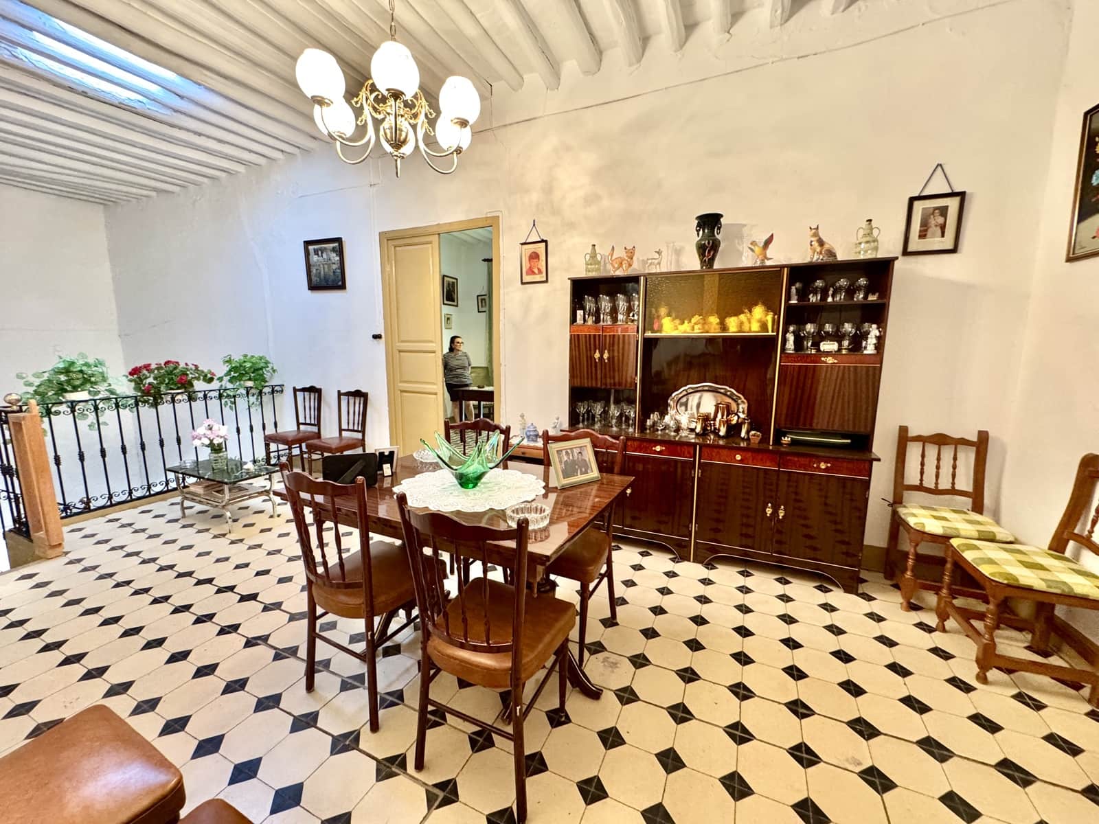 12 soveværelse Byhus til salg i Nevada - € 129.500 (Ref: 9186090)