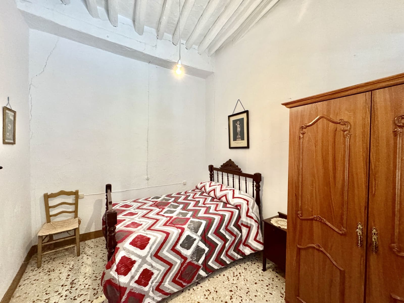 12 soveværelse Byhus til salg i Nevada - € 129.500 (Ref: 9186090)