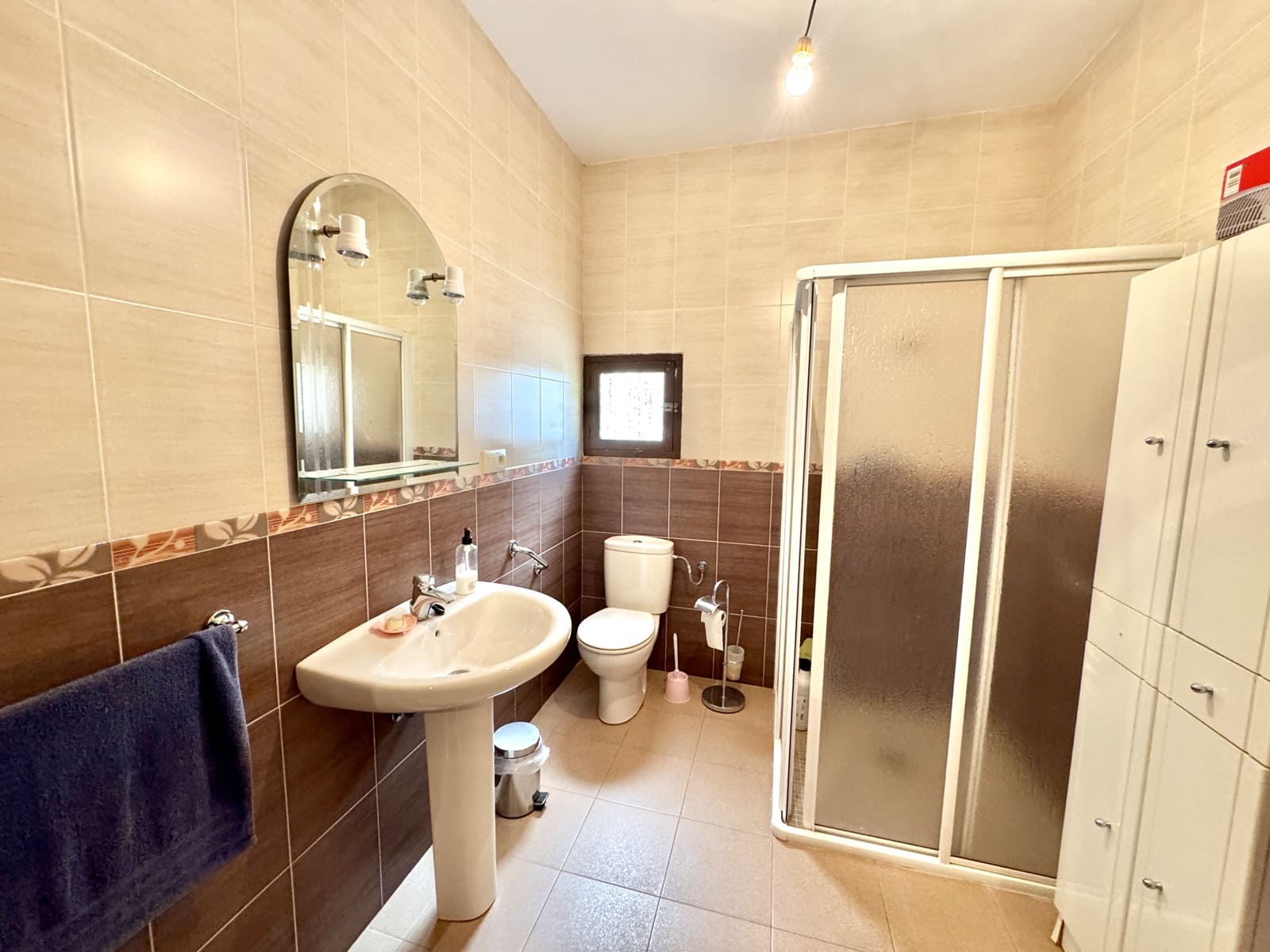 12 soveværelse Byhus til salg i Nevada - € 129.500 (Ref: 9186090)