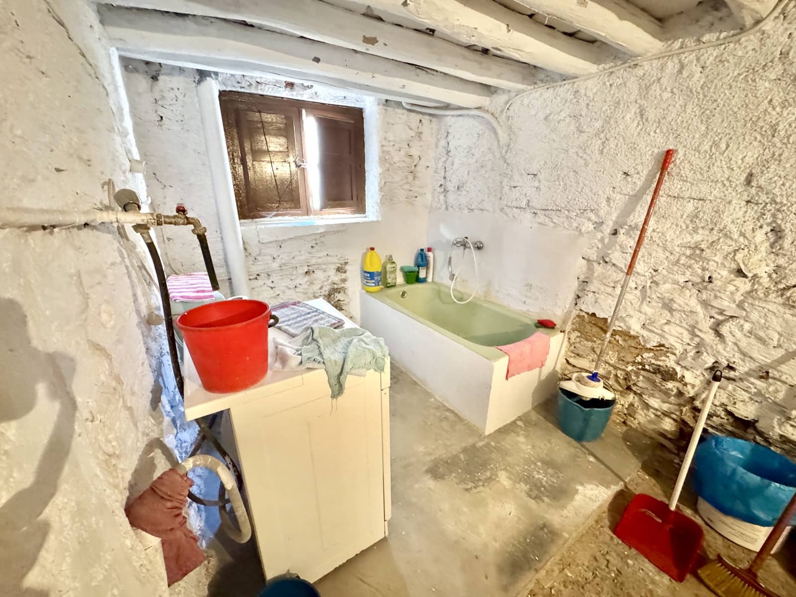 12 soveværelse Byhus til salg i Nevada - € 129.500 (Ref: 9186090)