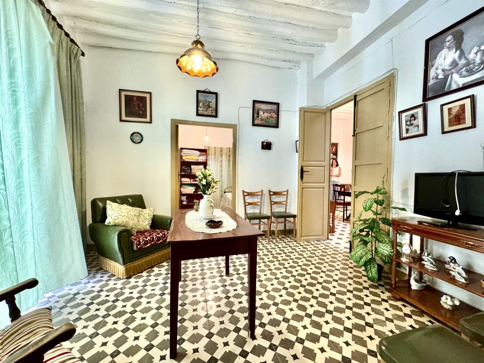 12 soveværelse Byhus til salg i Nevada - € 129.500 (Ref: 9186090)