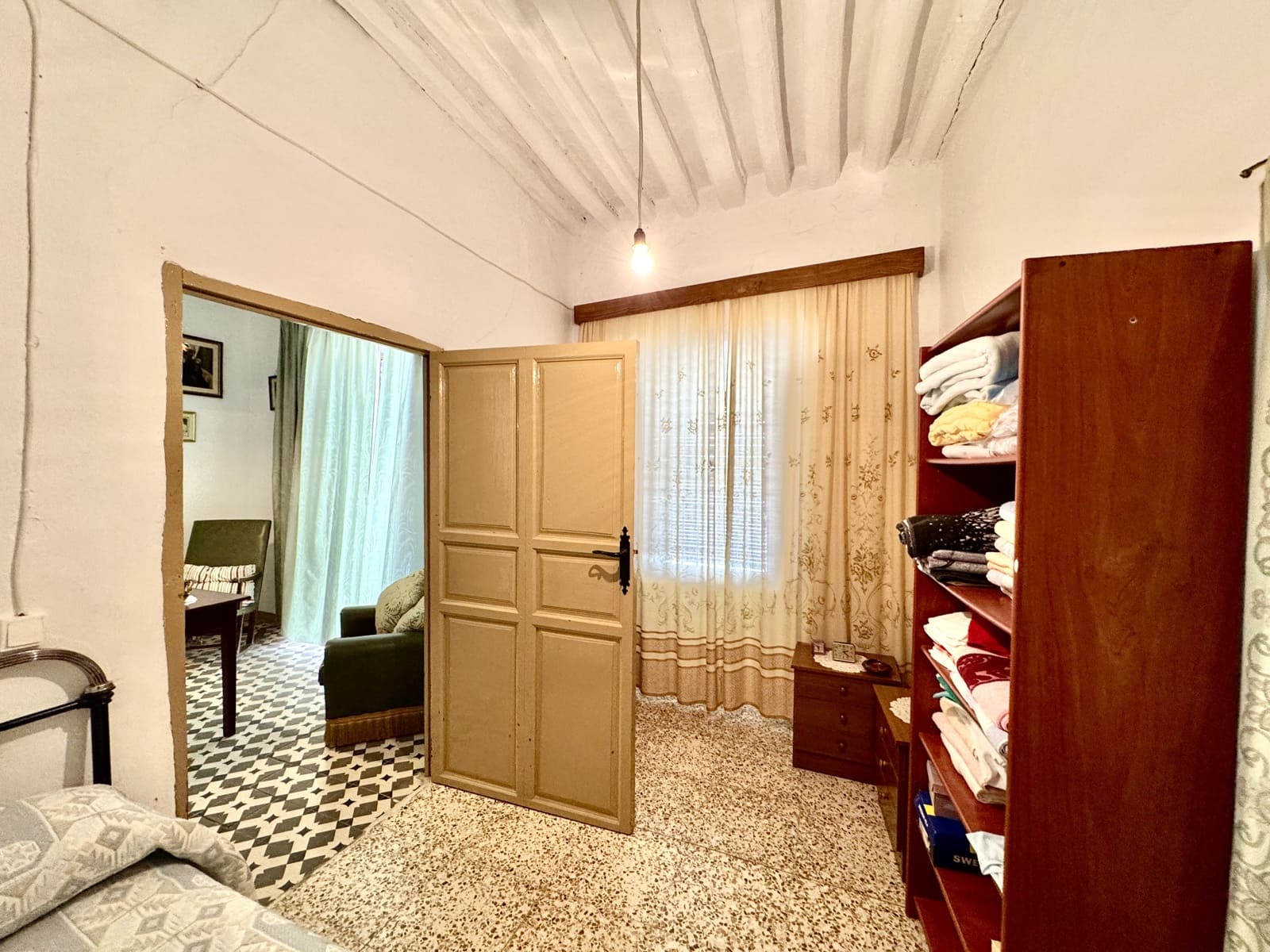 12 soveværelse Byhus til salg i Nevada - € 129.500 (Ref: 9186090)